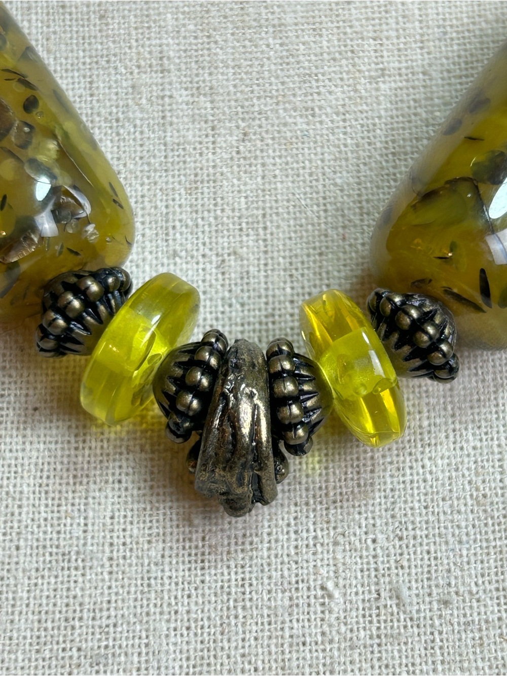 💝 2/20$ Bohemian Amber-Yellow/Green Resin & Wood Bead Necklace Earthy Hippie - Picture 2 of 6